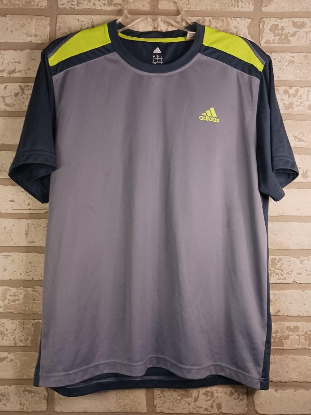 Adidas Mens Large T Shirt Gray Short Sleeve Moisture Wicking Work Shirt (Read)